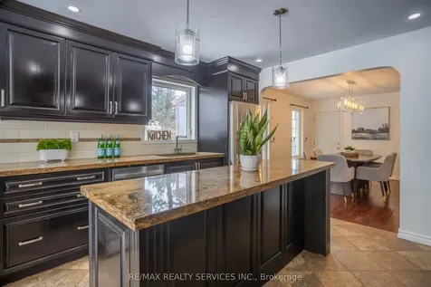 40 Nottingham Crescent Brampton ON L6S 4G4