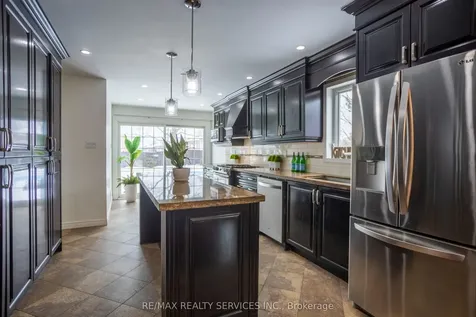 40 Nottingham Crescent Brampton ON L6S 4G4