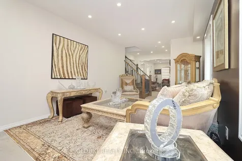 7 Callandar Road Brampton ON L7A 4V1