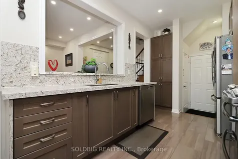 7 Callandar Road Brampton ON L7A 4V1