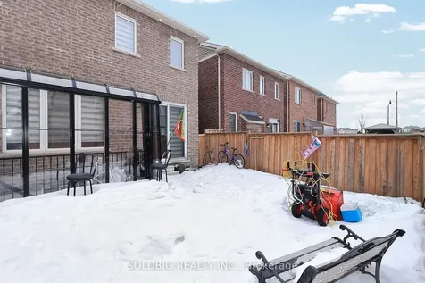 7 Callandar Road Brampton ON L7A 4V1