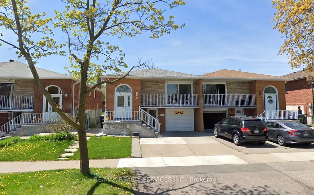10 Royal Salisbury Way Brampton ON L6V 3J6