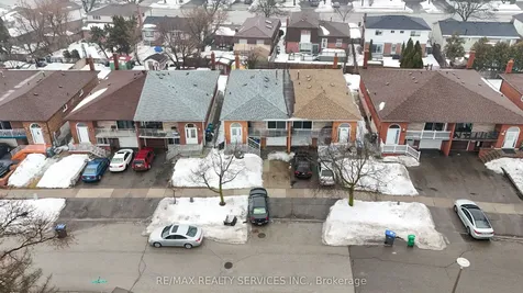 10 Royal Salisbury Way Brampton ON L6V 3J6
