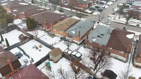 10 Royal Salisbury Way Brampton ON L6V 3J6