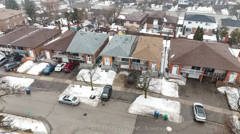 10 Royal Salisbury Way Brampton ON L6V 3J6