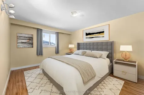 10 Royal Salisbury Way Brampton ON L6V 3J6