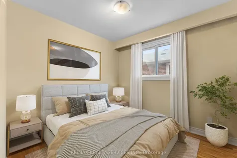 10 Royal Salisbury Way Brampton ON L6V 3J6