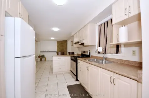 34 Banting Crescent Brampton ON L6Y 2K9