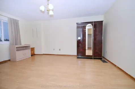 34 Banting Crescent Brampton ON L6Y 2K9