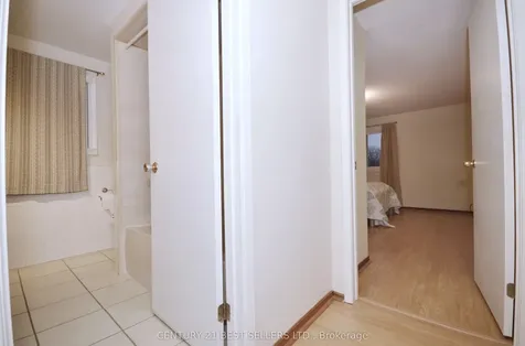 34 Banting Crescent Brampton ON L6Y 2K9