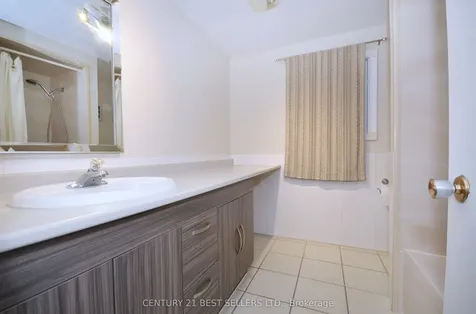 34 Banting Crescent Brampton ON L6Y 2K9