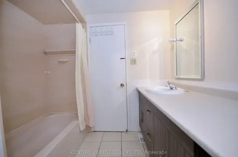 34 Banting Crescent Brampton ON L6Y 2K9