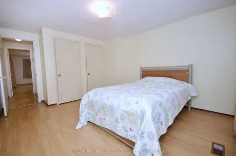 34 Banting Crescent Brampton ON L6Y 2K9