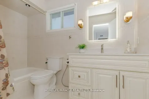 66 Ebby Avenue Brampton ON L6Z 3T5