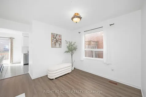 1768 Lampman Avenue Burlington ON L7L 7L4