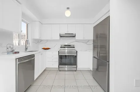 1768 Lampman Avenue Burlington ON L7L 7L4