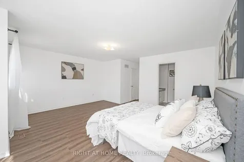 1768 Lampman Avenue Burlington ON L7L 7L4