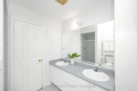 1768 Lampman Avenue Burlington ON L7L 7L4