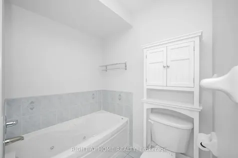 1768 Lampman Avenue Burlington ON L7L 7L4