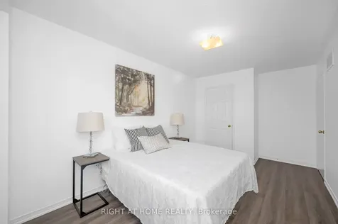 1768 Lampman Avenue Burlington ON L7L 7L4