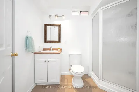 1768 Lampman Avenue Burlington ON L7L 7L4