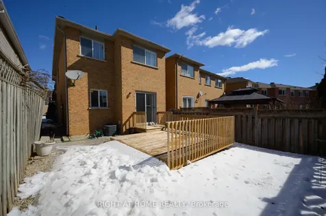 1768 Lampman Avenue Burlington ON L7L 7L4