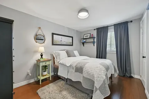 2134 Clipper Crescent Burlington ON L7M 2P6