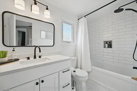 2134 Clipper Crescent Burlington ON L7M 2P6