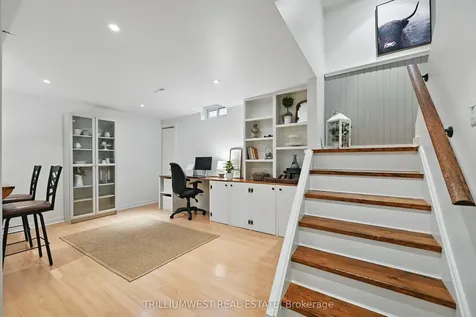 2134 Clipper Crescent Burlington ON L7M 2P6