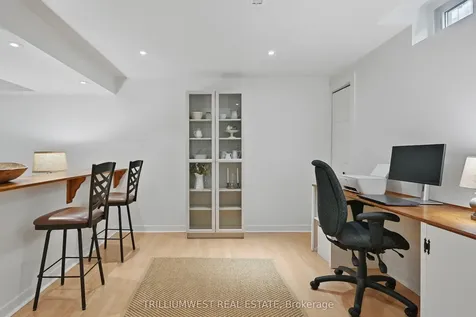 2134 Clipper Crescent Burlington ON L7M 2P6