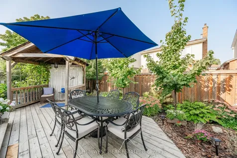 2134 Clipper Crescent Burlington ON L7M 2P6