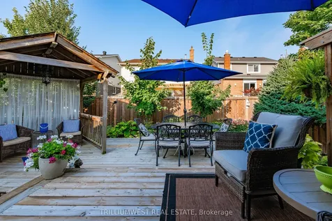 2134 Clipper Crescent Burlington ON L7M 2P6