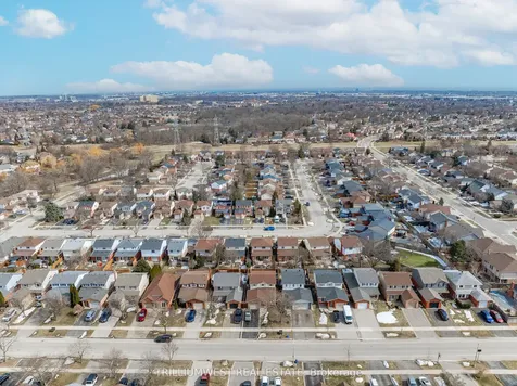 2134 Clipper Crescent Burlington ON L7M 2P6