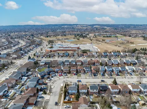 2134 Clipper Crescent Burlington ON L7M 2P6