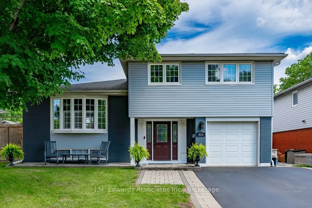 671 Cape Avenue Burlington ON L7L 4M5