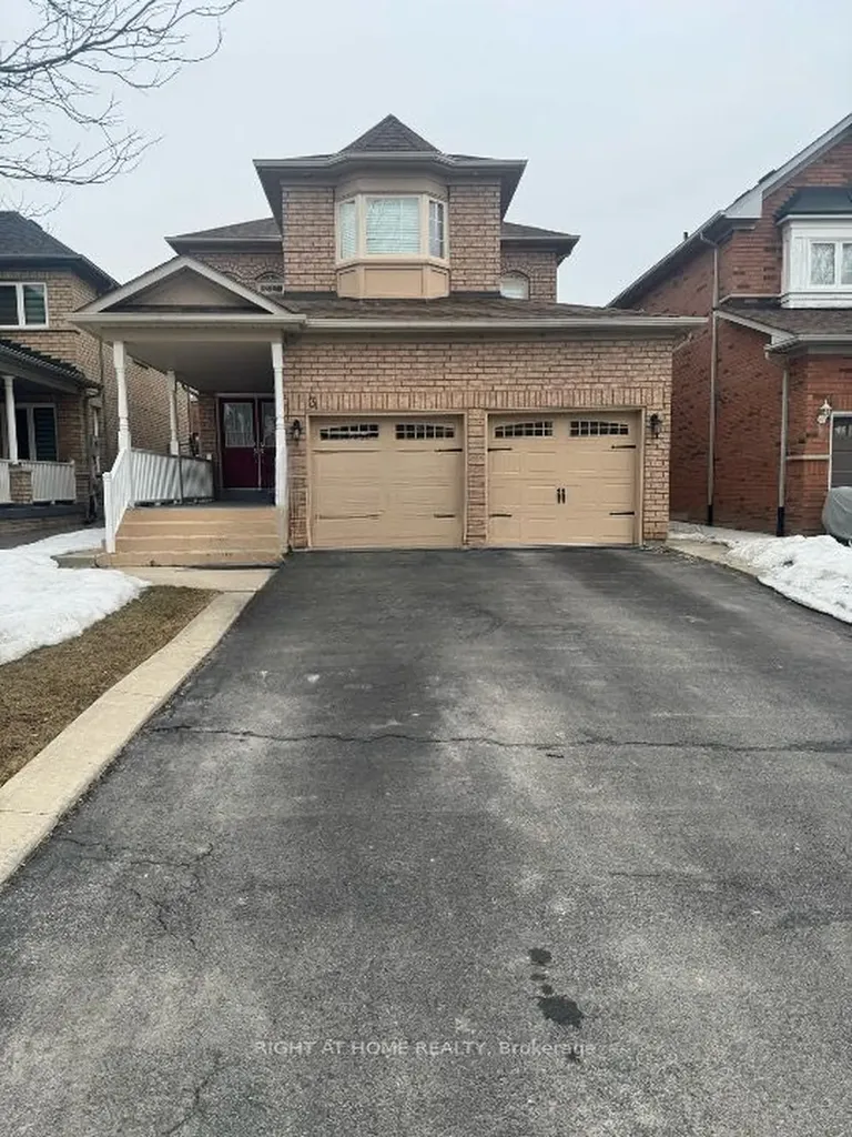 3 Woodsmere Court Brampton ON L6R 1V3