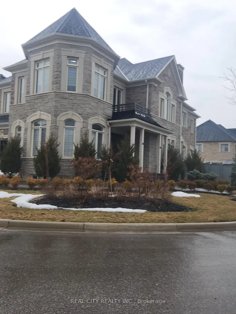 15 Foothills Crescent Brampton ON L6P 4G9