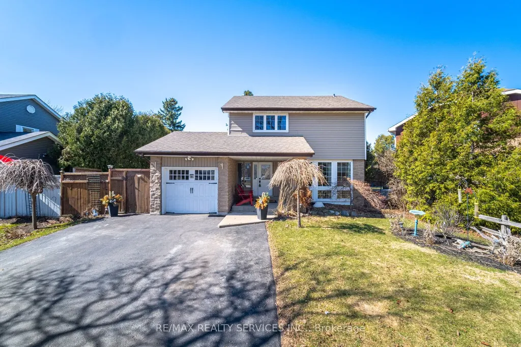 32 Longbourne Crescent Brampton ON L6S 2R8
