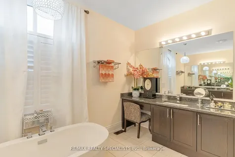 30 Trail Rider Drive Brampton ON L6P 4M4