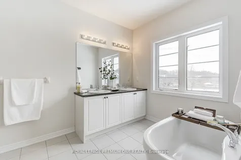 27 Sapwood Crescent Brampton ON L6Z 0K8