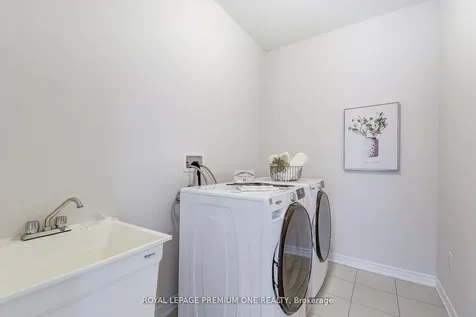 27 Sapwood Crescent Brampton ON L6Z 0K8