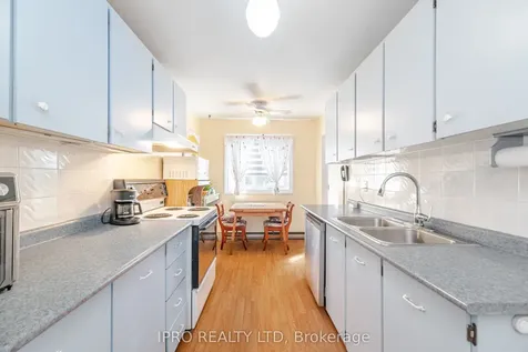 4 Hercules Court Brampton ON L6S 1X6