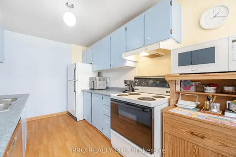 4 Hercules Court Brampton ON L6S 1X6