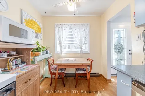 4 Hercules Court Brampton ON L6S 1X6