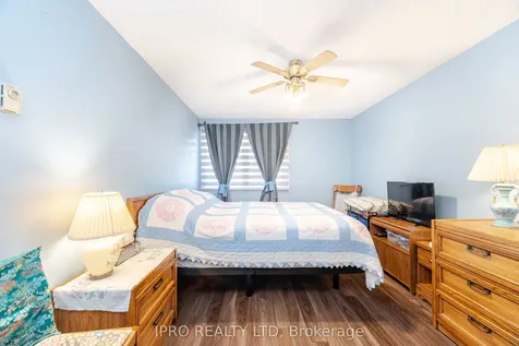 4 Hercules Court Brampton ON L6S 1X6