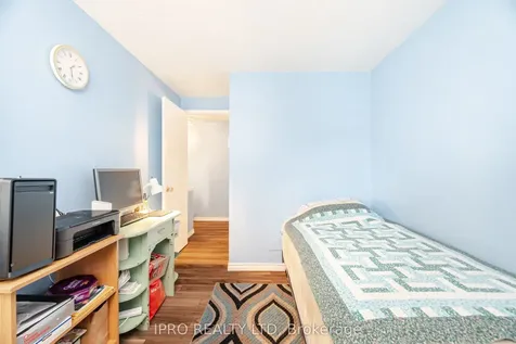 4 Hercules Court Brampton ON L6S 1X6