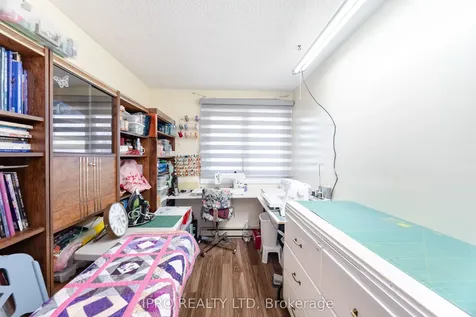 4 Hercules Court Brampton ON L6S 1X6