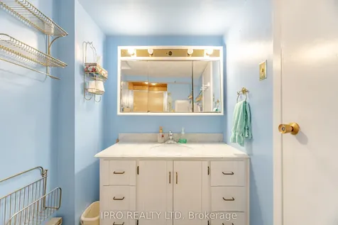 4 Hercules Court Brampton ON L6S 1X6