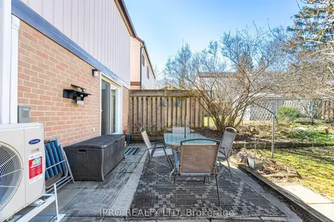 4 Hercules Court Brampton ON L6S 1X6