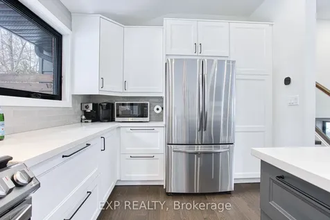 409 Erindale Drive Burlington ON L7L 4T3